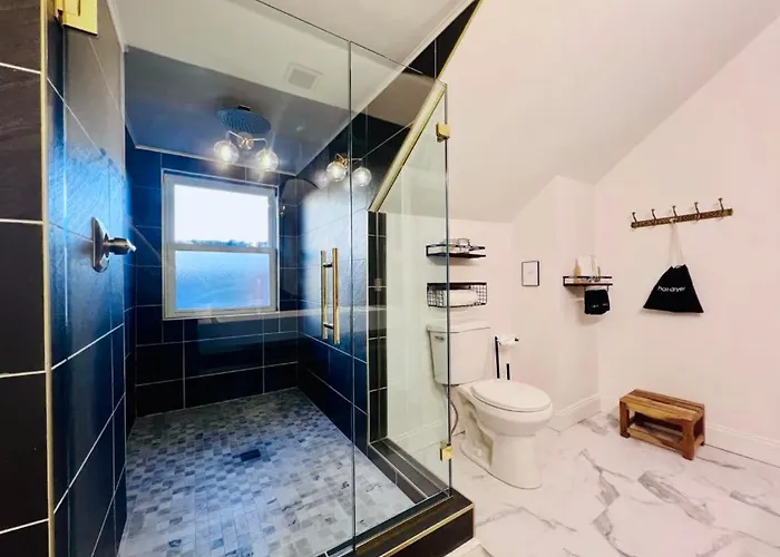History - Eclectic Luxury - Upper Lawrenceville Holiday home