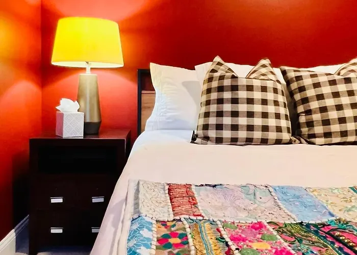 Holiday home History - Eclectic Luxury - Upper Lawrenceville *