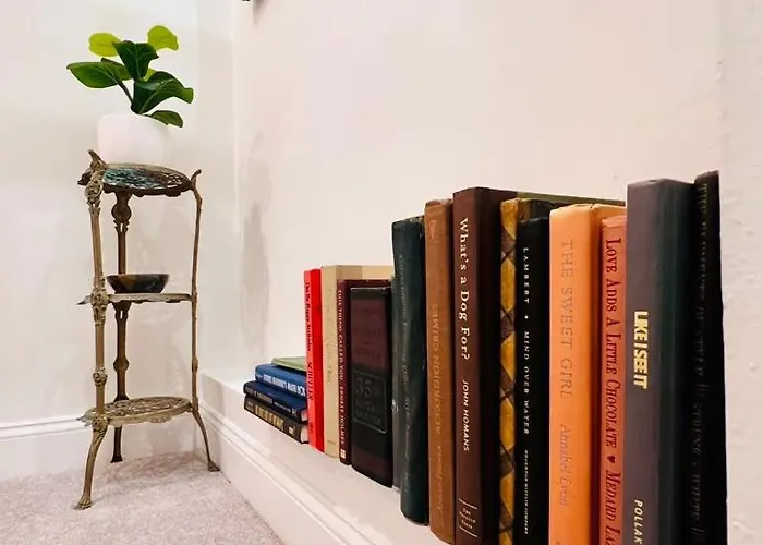 Holiday home History - Eclectic Luxury - Upper Lawrenceville