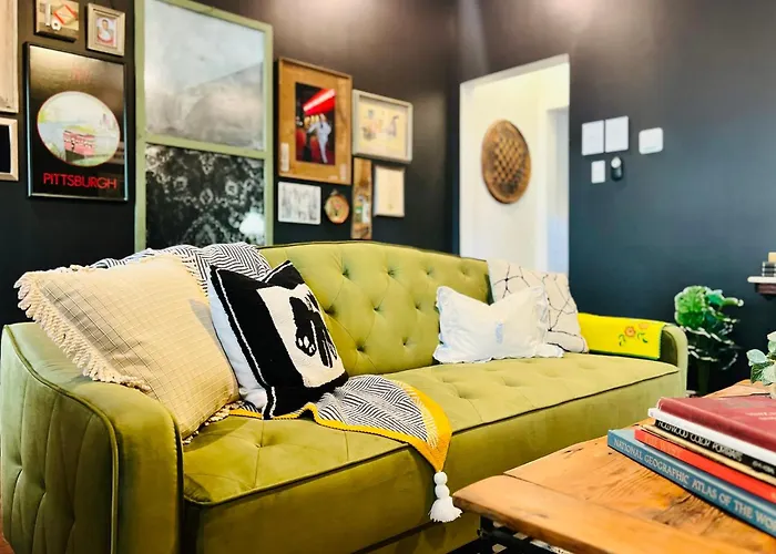 History - Eclectic Luxury - Upper Lawrenceville Holiday home *