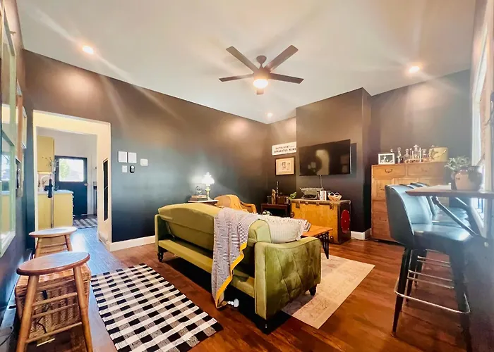 Holiday home History - Eclectic Luxury - Upper Lawrenceville