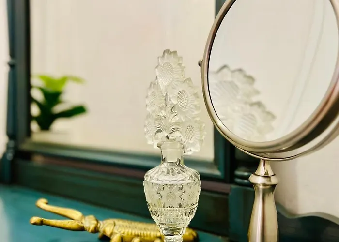 Holiday home History - Eclectic Luxury - Upper Lawrenceville